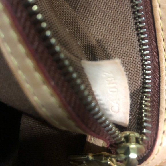 Louis Vuitton - Abesses Messenger Bag - Picture 15 of 16